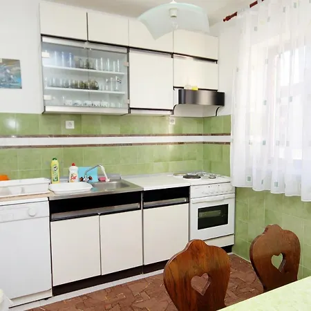 With Parking Space Supetar, Brac - 5612 Апартаменты